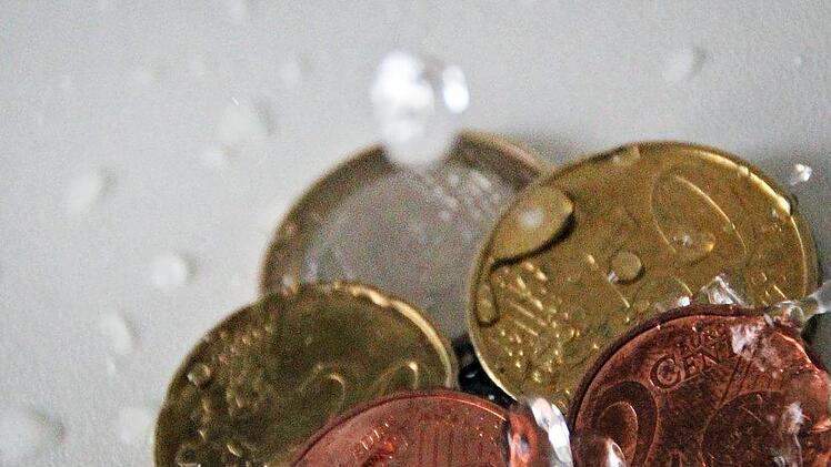 Im Markt Burkardroth ist das Wasser ein wichtiges Thema. Die Einwohner zahlen dort seit dem 1. Januar diesen Jahres höhere Gebühren. Ursachen sollen im Bereich des Personals liegen. Die Redaktion hat nachgeforscht. Foto: Johannes Schlereth