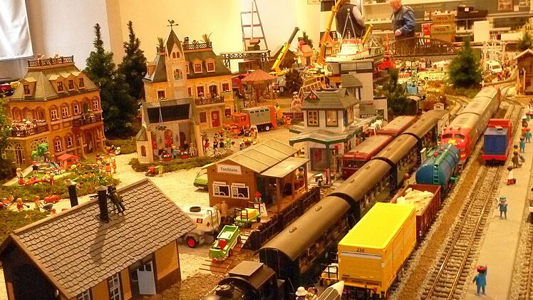 Forchheim: Kinderaugen leuchten - Pfalzmuseum pr&auml;sentiert Eisenbahn- und Sonderausstellung