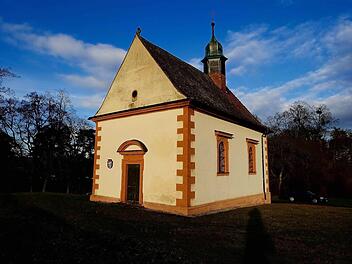 "An der Außenwand platzt immer wieder was ab, was bei so alten Gebäuden durchaus vorkommen kann", meinte Schlereth. Foto: Gerd Schaar