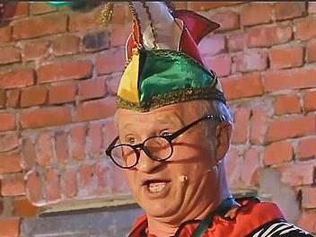 Alfred Erhard gehört als Bajazz mit Latern seit langem mit zum Fasching in Rannungen. Screenshot: Dieter Britz