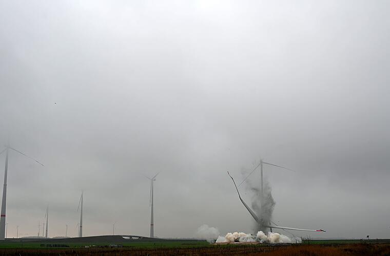 Schwachstellen im Beton: Windrad komplett gesprengt