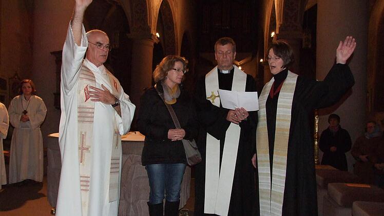 Mit dem Segen Gottes entließen (von links) Pfarrer Manfred Endres, Pastoralreferentin Ursula Schäfer (Mellrichstadt), Pfarrer Andreas Werner und Prädikantin Susanne Spatz (beide Mellrichstadt) die Gottesdienstteilnehmer...