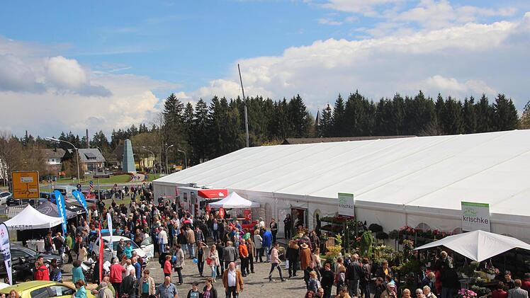 Eigentlich sollte die Rennsteigmesse Ende April stattfinden. Wegen des Coronavirus wurde der Termin jetzt um ein Jahr verschoben.  Foto: Archiv/Veronika Schadeck