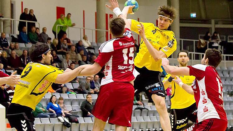 Gerade zu Hause, wie hier im Testspiel gegen Aue, will der HSC zeigen, dass er eine Macht ist, gerade wenn der Kontrahent im Kampf um Platz zwei, der TV Hochdorf, kommt. Foto: Albert Höchstädter