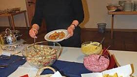 Karola Schürrle kostete die kubanischen Spezialitäten. Fotos: Welker
