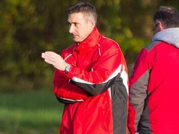 Markus Schlund steht seit mittlerweile zwölf Jahren beim TSV Weißenbrunn als Trainer in der Verantwortung. Nach neun Jahren in der Jugendarbeit und zwei Serien bei der zweiten Mannschaft belegt er mit der "Ersten" aktuell Platz 3 in der Kreisliga 2. Foto: Heinrich Weiß