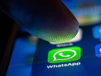 Bei WhatsApp gibt es bald ein neues Feature, mithilfe dessen bis zu 31 Personen miteinander telefonieren können.