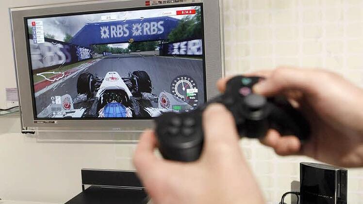 An der Playstation erkennt man, wie schnell Technik veraltet.  Foto: Sebastian Widmann dpa/lni