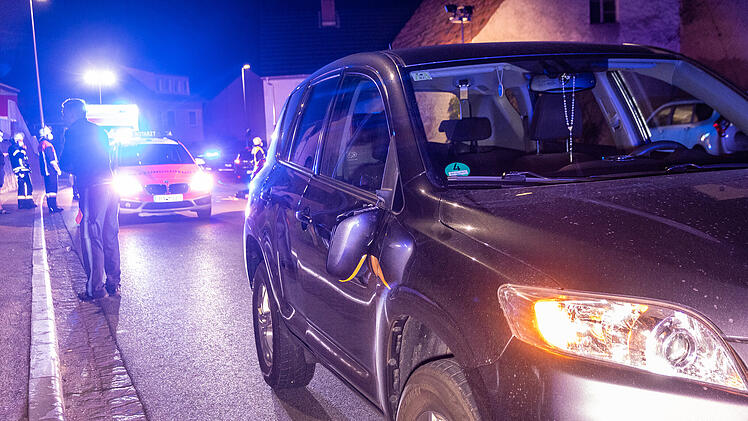Stegaurach: Auto erfasst Mann: 33-Jähriger schwer verletzt