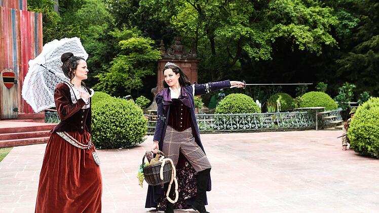 "Robin Hood" feierte Premiere als Familienstück auf der Coburger Freilicht-Bühne am Herzog-Alfred-Brunnen im Hofgarten.Foto: Henning Rosenbusch
