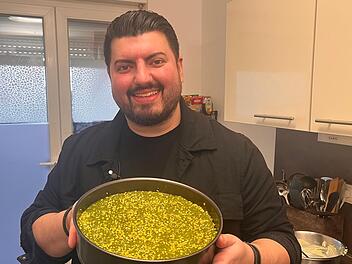Veganer Cheesecake auf afghanische Art: Ramin (33) ist Food-Influencer.