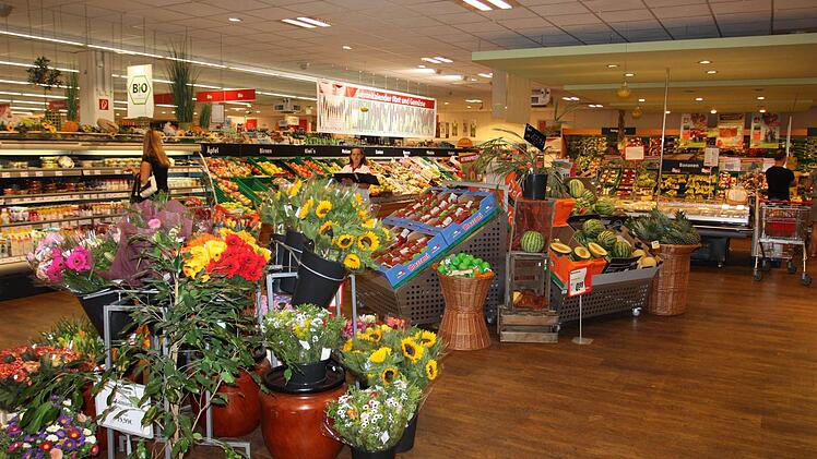 Ein wahres Glanzstück ist die große Obst- und Gemüseabteilung. Bestückt ist diese auch mit vielen Anbietern aus der Region.