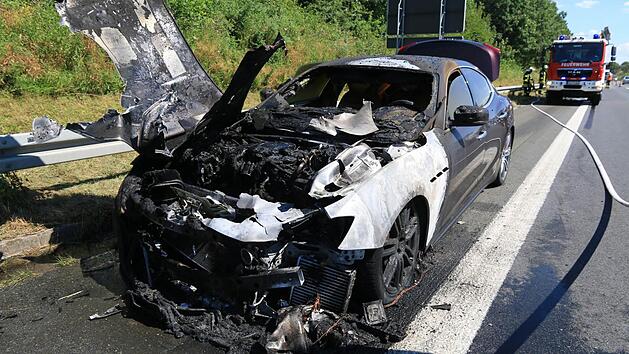 Pkw-Brand auf A73 bei Eggolsheim. Foto: Ferdinand Merzbach