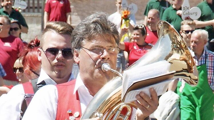 Schirmherr Bürgermeister Thomas Sechser sorgte beim DJK-Jubiläum für den richtigen Ton.