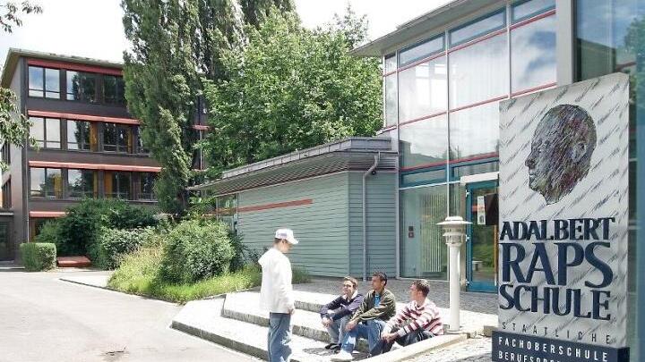 Am beruflichen Schulzentrum in Kulmbach freut man sich über stabile Schülerzahlen. Foto: Archiv/Gabriele Hänseler