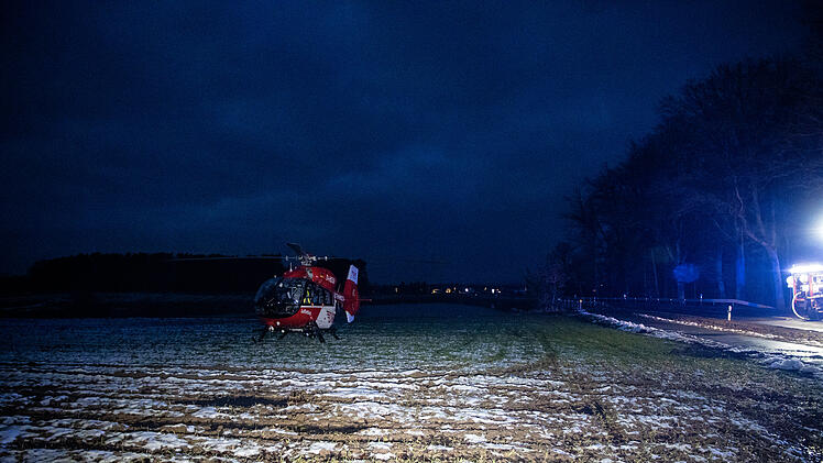 Auf der Stra&szlig;e zwischen Untermembach und Beutelsdorf ist es zu einem Verkehrsunfall gekommen, bei dem mehrere Personen verletzt wurden.