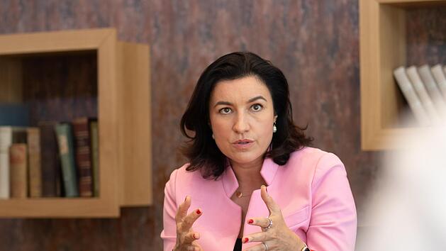 "Man wird im Alltag sehr häufig aggressiv angesprochen - und mehr und mehr angepöbelt", sagt die stellvertretende Vorsitzende der CDU/CSU-Bundestagsfraktion Dorothee Bär. Foto: Daniel Biscan