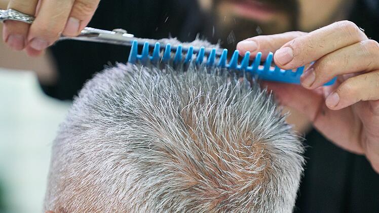Gratis Haarschnitt für Senioren