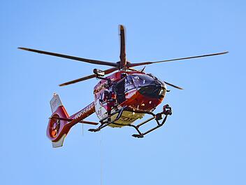 Mann st&uuml;rzt im Kreis Ansbach vom Garagendach und verletzt sich schwer
