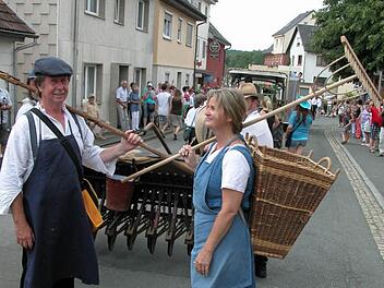 Landwirtschaft spielt und spielt in Sonnefeld eine wichtige Rolle. das wurde auch beim Festzug deutlich. Fotos. Klaus Oelzner