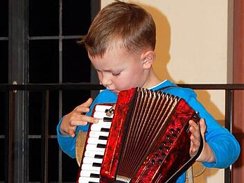Schon bei den Jüngsten soll die Freude am Singen und Musizieren gefördert werden. Darauf zielt die Neuausrichtung der Heinrich-Faber-Musikschule Lichtenfels ab. Archivbild: Andreas Welz