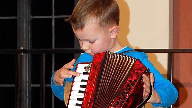 Schon bei den Jüngsten soll die Freude am Singen und Musizieren gefördert werden. Darauf zielt die Neuausrichtung der Heinrich-Faber-Musikschule Lichtenfels ab. Archivbild: Andreas Welz