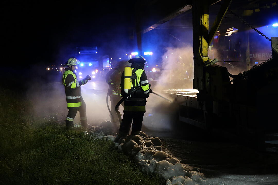 Lkw-Brand auf der A9 in Oberfranken