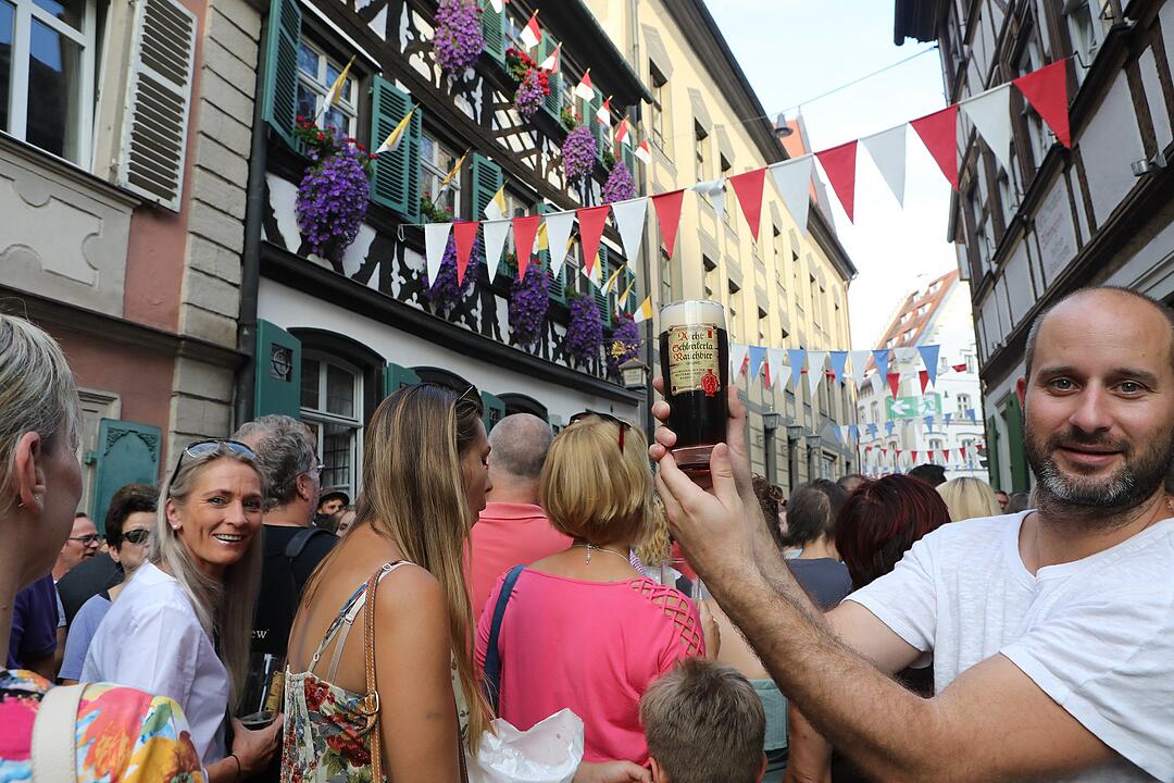 Bamberg; erster Tag mit Bieranstich der Sandkirchweih; Foto: Barbara Herbst