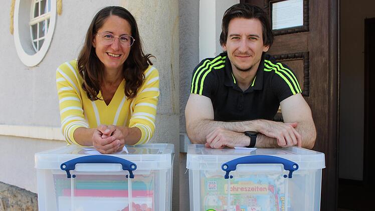 Die Stadtbücherei und Kollegin Michaela Queck werden künftig auf Jan Marberg (rechts) verzichten müssen. Der Leiter des Kulturbüros geht im September.  Foto: Archiv/Julia Raab