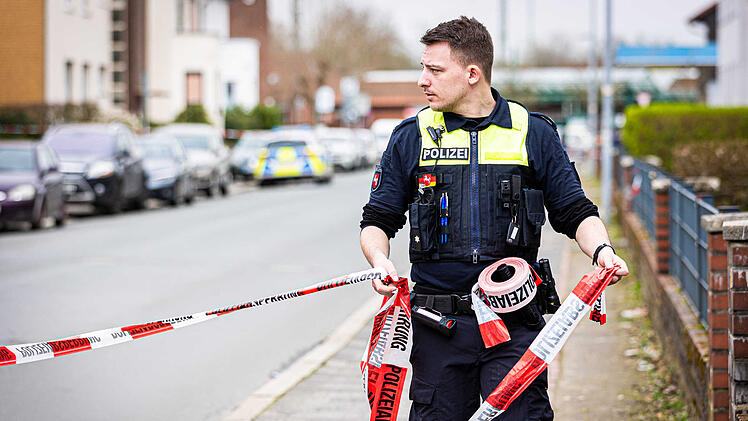 Tödliche Schüsse nach Messer-Attacke: Polizeieinsatz in Nienburg/Weser (Niedersachsen)