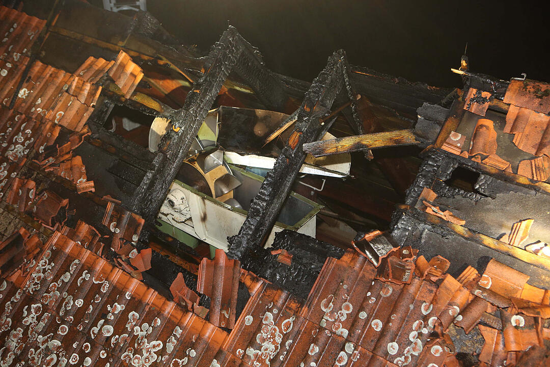 Großeinsatz in Draisendorf: Brand und Verpuffung bei Mühle – großer Schaden