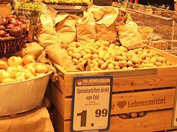 Regionale Produkte werden immer mehr gekauft: So auch die Kartoffeln der Familie Weidner aus Stublang.  Fotos: Theresa Schiffl