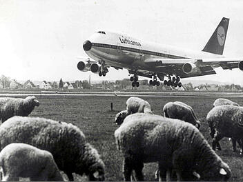 Flughafen Nürnberg: Abschied von "Königin  der Lüfte" - Airport über die Boeing 747