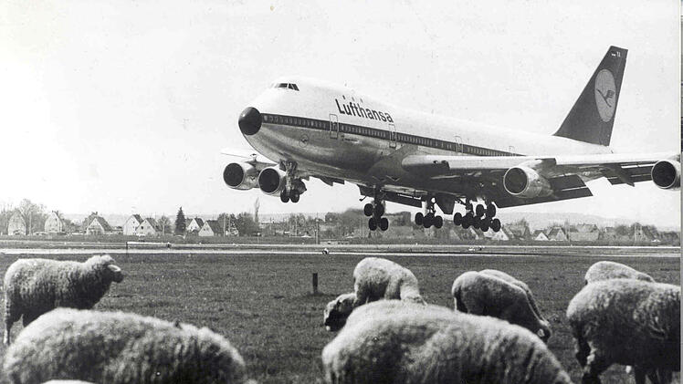 Flughafen Nürnberg: Abschied von "Königin  der Lüfte" - Airport über die Boeing 747