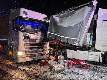 Schnee sorgt f&uuml;r Verkehrseinschr&auml;nkungen in Franken