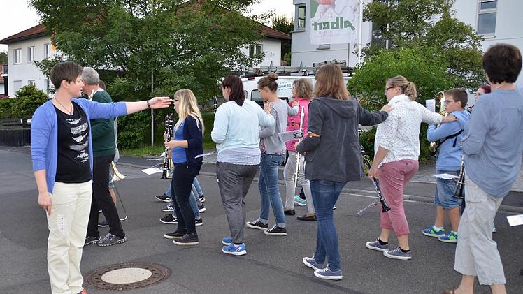 Musiker der Bläservereinigung bei der Probe in Zahlbach. Foto: Kathrin Kupka-Hahn