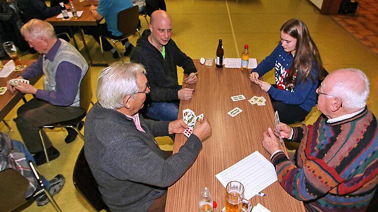 Eindrücke vom Schafkopf-Turnier in Münnerstadt. Dieter Britz