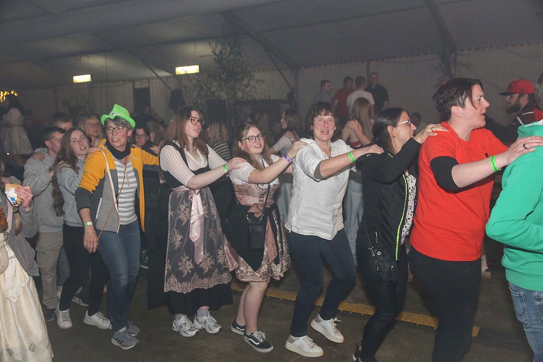 Party mit den DORFROCKERN Party mit den DORFROCKERN