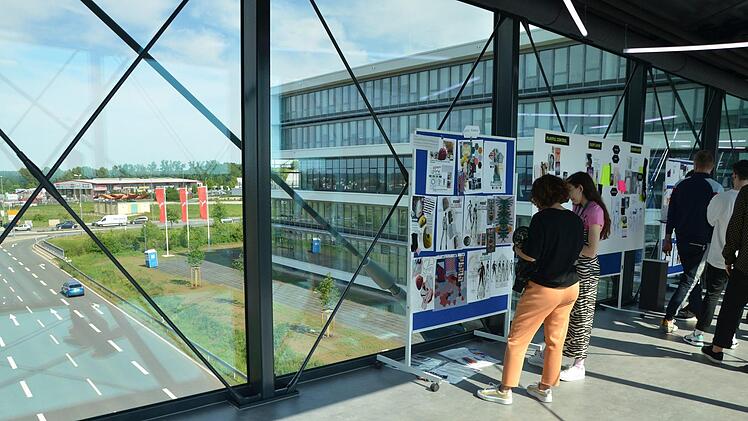 Die Vernissage war der erste Event auf der Bridge