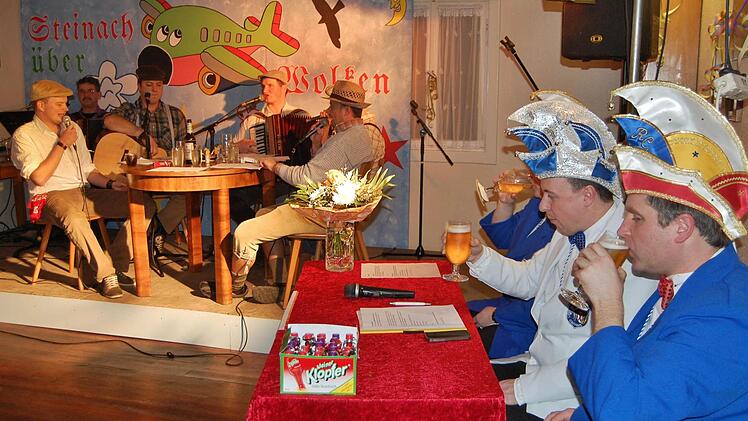 Kappenabend in Steinach mit dem Motto "Steinach über den Wolken" Foto: Sigismund von Dobschütz