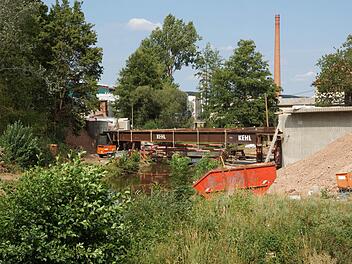 Die Widerlager sind bereits gut zu erkennen. Foto: Arkadius Guzy