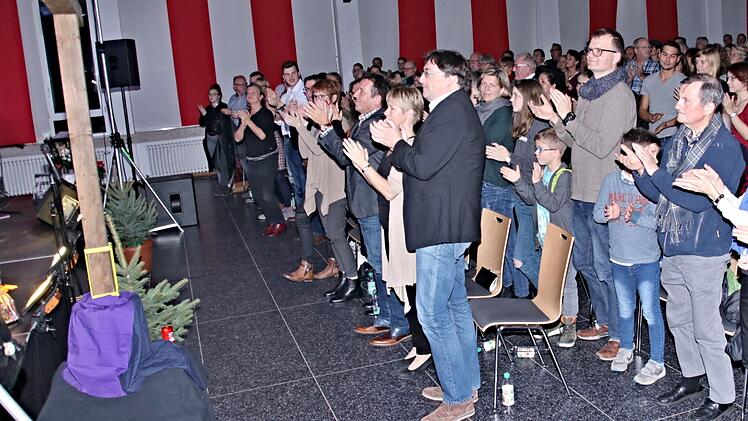 Stehende Ovation für "Praising People.” Dessen Konzert war ein voller Erfolg für Veranstalter und den Gästen. Foto: Helmut Will