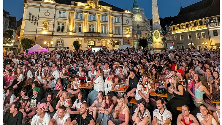 Kulmbach: Public Viewing auf dem Marktplatz geht in die n&auml;chste Runde