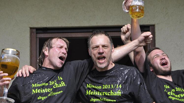 Gut gespielt und den Titelgewinn in der A-Klasse Rhön 2 mindestens so gut gefeiert hat die SpVgg Haard.