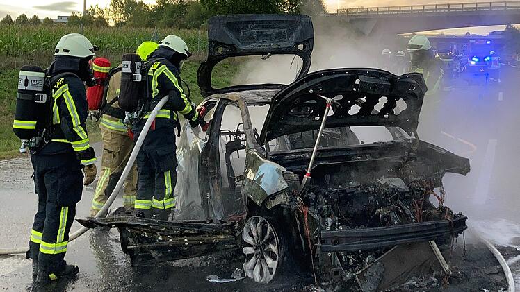 Brennendes Auto legt Berufsverkehr auf A73 im Kreis Coburg lahm