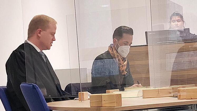 Coburg: Stadtrat nach Hakenkreuz-Post erneut schuldig gesprochen - Eklat vor Gericht