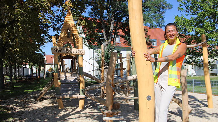 Kitzingen: Ab auf die "Drachenburg"! - Spielplatz in Siedlung bereit zum Toben und Spielen