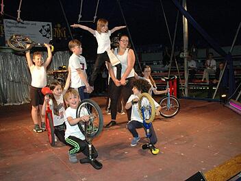 Akrobatik auf dem Einrad Foto: Edwin Meißinger
