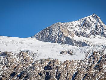 Beim Wandern mehrere Hundert Meter in die Tiefe gestürzt - Frau aus dem Kreis Würzburg in Tirol schwer verletzt