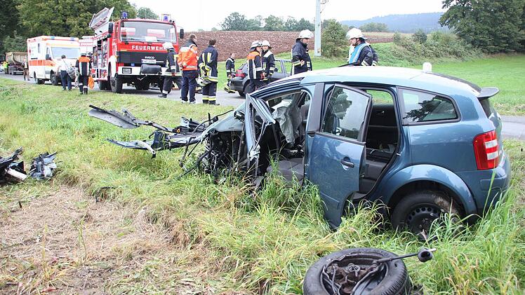 Der Audi wurde total beschädigt.  Foto: Friedwald Schedel